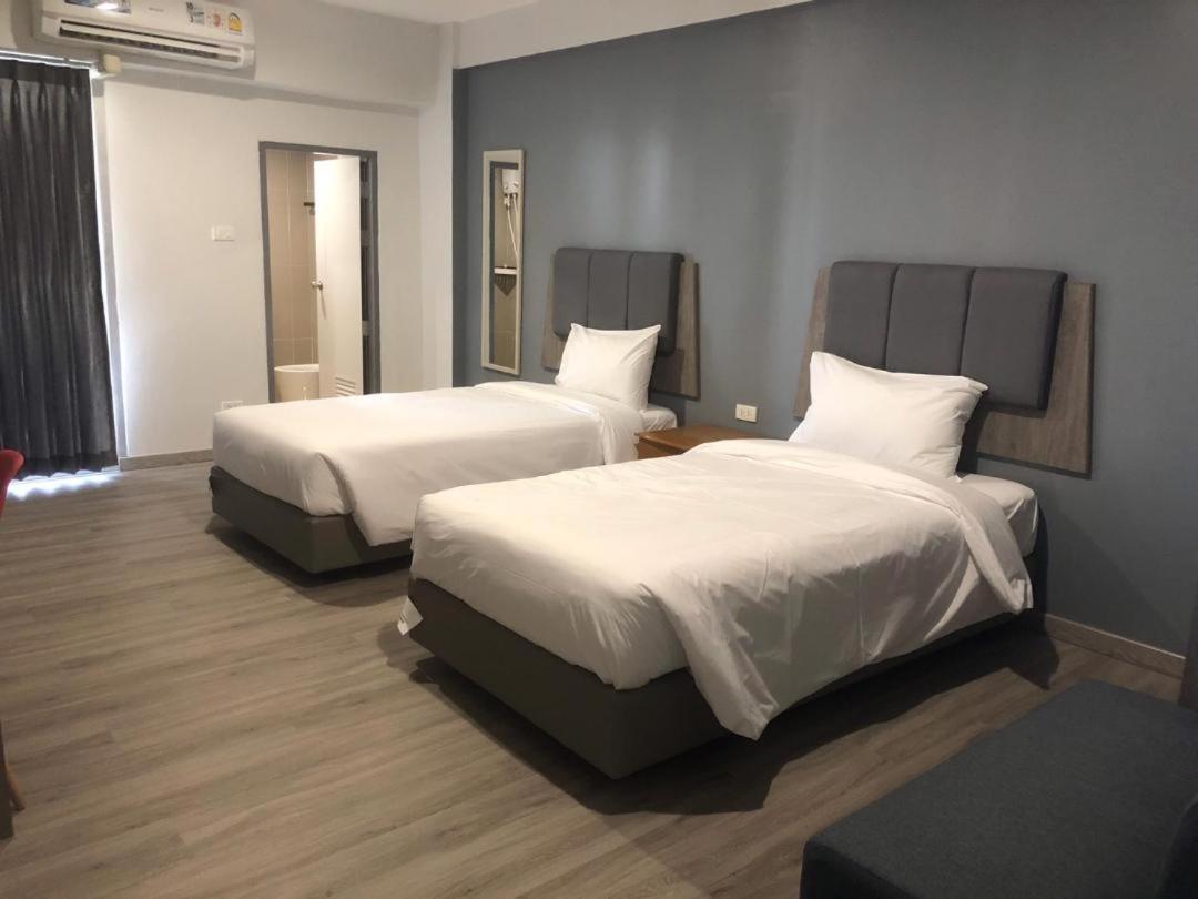 Neo Hotel Khon Kaen Esterno foto