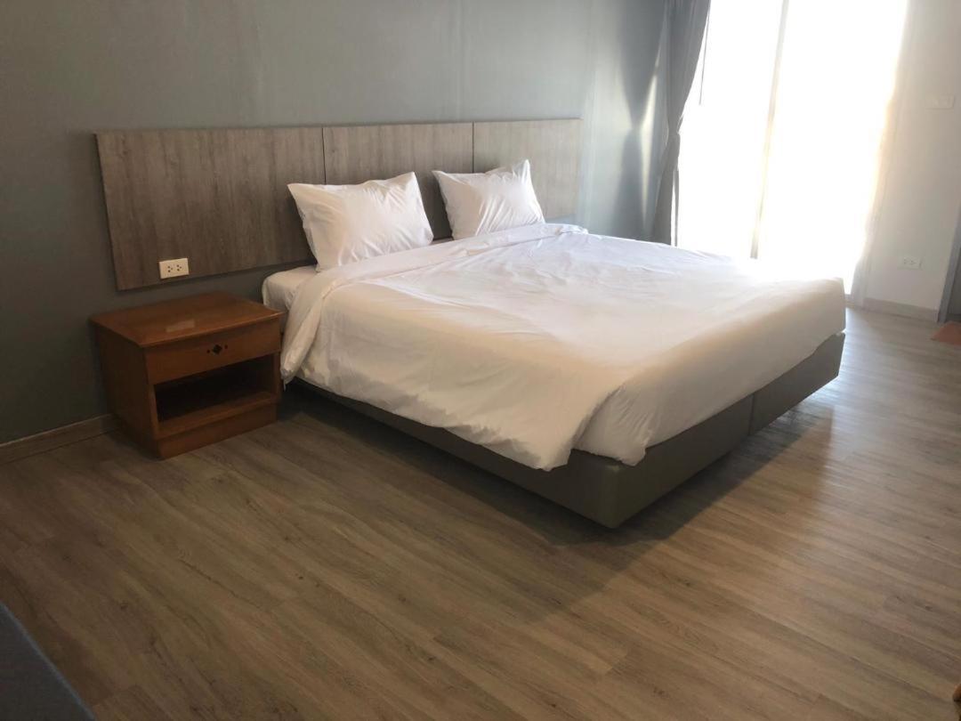 Neo Hotel Khon Kaen Esterno foto